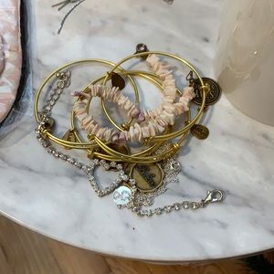 Jewelry bundle live show